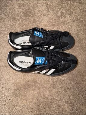 adidas Men’s Black/White Classic Sneakers